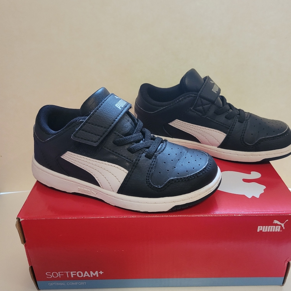 Puma unisex siz 10c whit and black sneakers